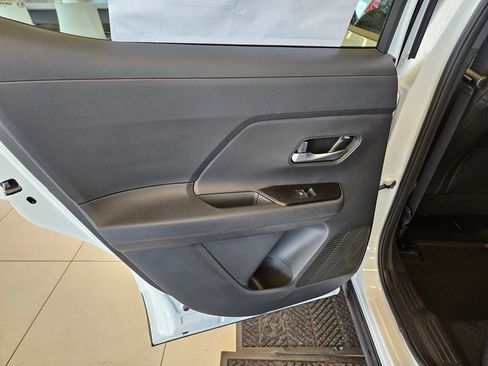 New 2026 Nissan Kicks SR w/ SR Premium Package FWD image 23