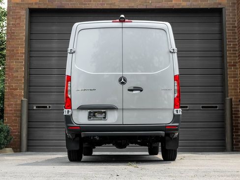 Used 2025 Mercedes-Benz Sprinter 2500 image 8