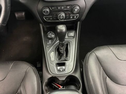 Used 2021 Jeep Cherokee Latitude Lux 80th Anniv w/ Quick Order Package 26U 80TH AWD/4WD image 25