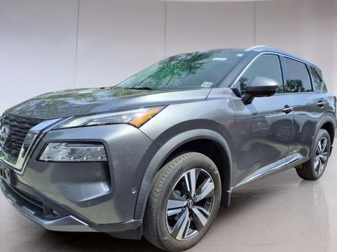 Used 2022 Nissan Rogue SL w/ SL Premium Package image 2