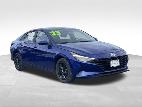 Used 2023 Hyundai Elantra SEL FWD image 3