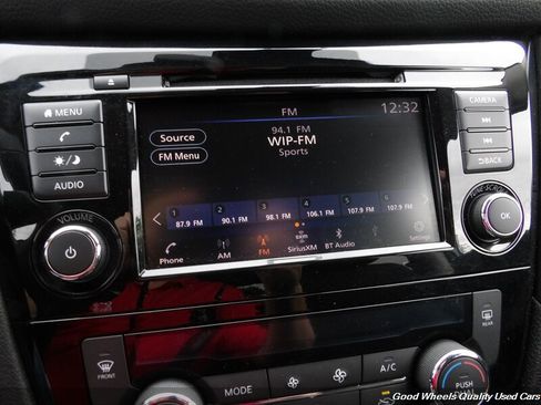 Used 2020 Nissan Rogue SV AWD/4WD image 18