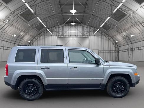 Used 2016 Jeep Patriot Sport w/ Power Value Group image 6