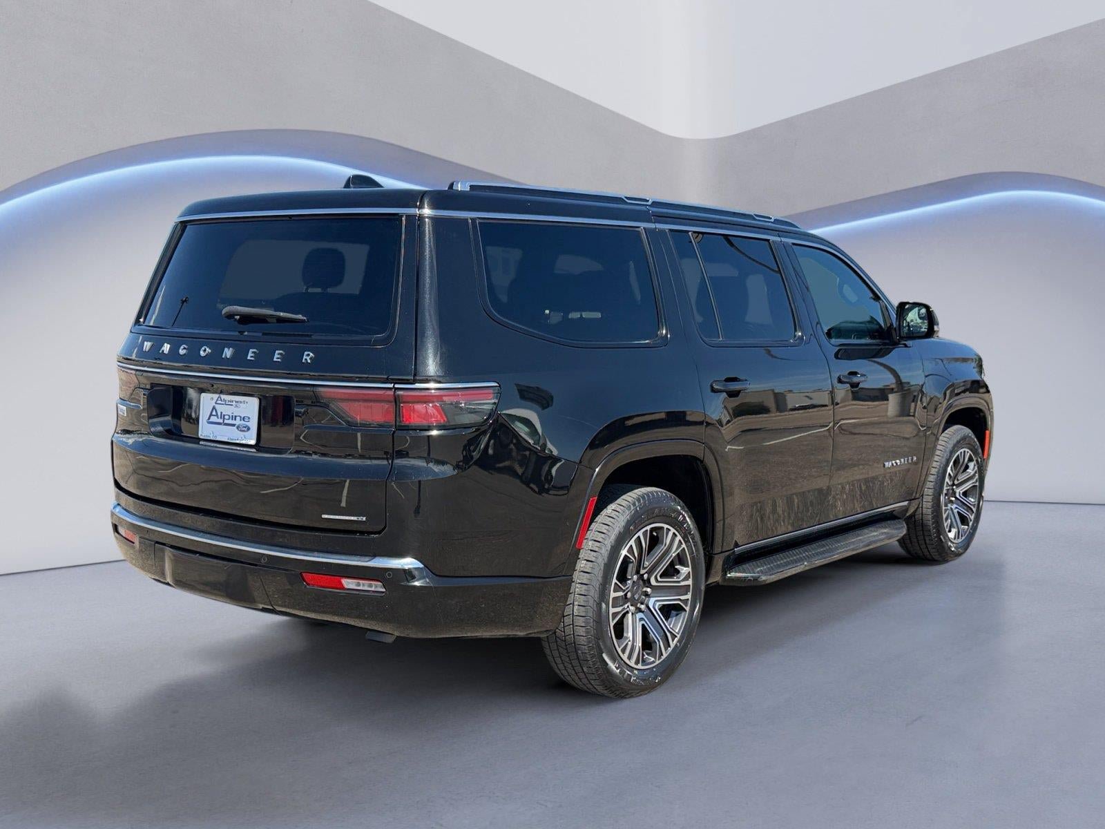 Used 2024 Jeep Wagoneer Series II AWD/4WD image 5