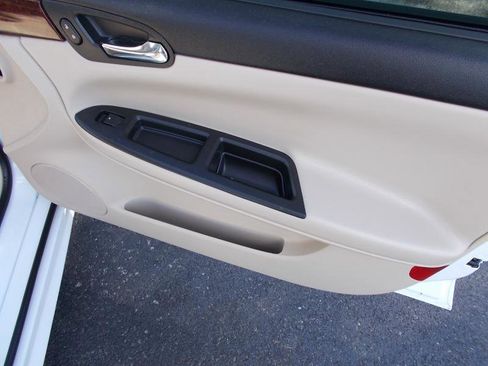 Used 2011 Chevrolet Impala LS image 22