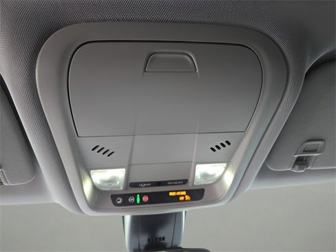 Used 2023 Chevrolet Blazer LT image 15