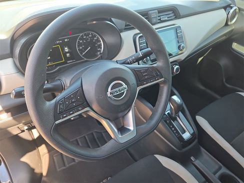 Used 2021 Nissan Versa SV image 15