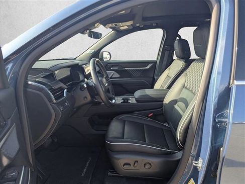 Used 2025 GMC Acadia Denali w/ Super Cruise Package AWD/4WD image 16