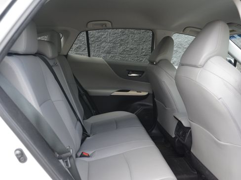 Used 2022 Toyota Venza XLE AWD/4WD image 33