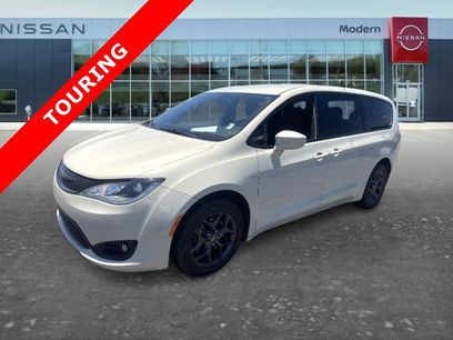 Used 2020 Chrysler Pacifica Touring w/ S Appearance Package