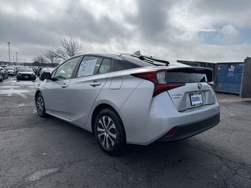 Used 2019 Toyota Prius LE image 5