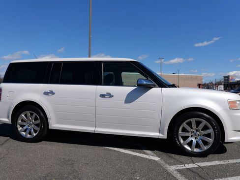Used 2010 Ford Flex Limited image 12