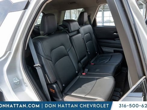 Used 2025 Nissan Pathfinder SL FWD image 26