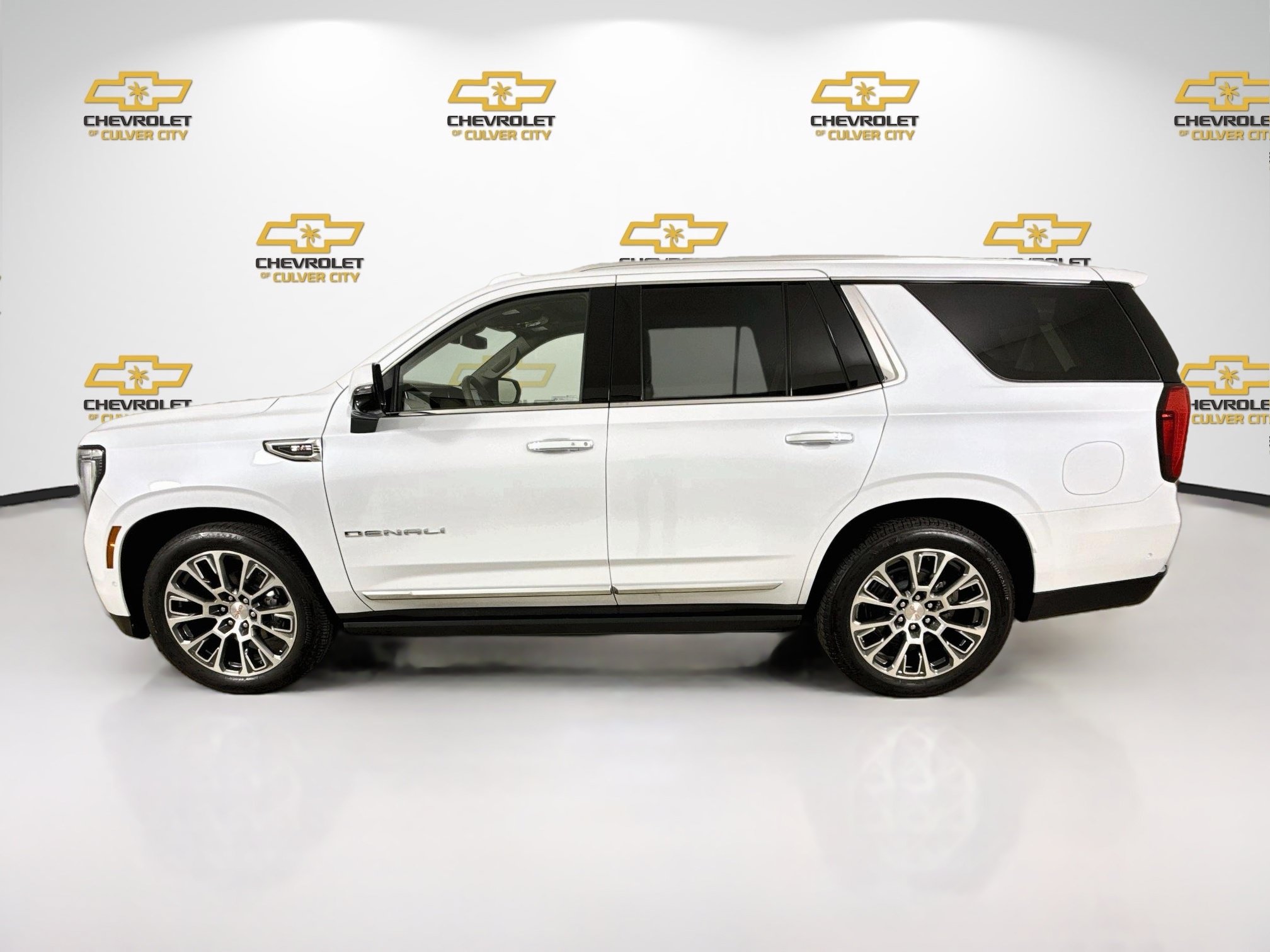 Used 2026 GMC Yukon Denali w/ Sun & Power Step Package RWD image 5