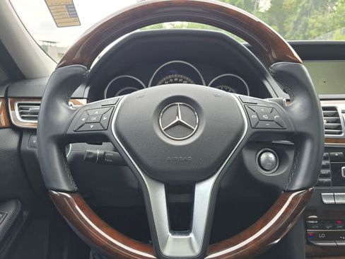 Used 2014 Mercedes-Benz E 350 4MATIC Sedan image 20