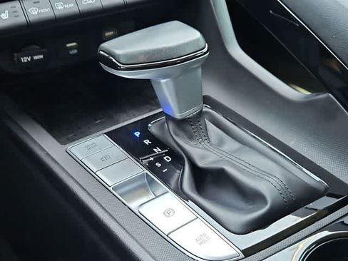 Used 2022 Hyundai Elantra Limited FWD image 26
