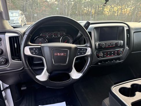 Used 2015 GMC Sierra 2500 SLE image 9
