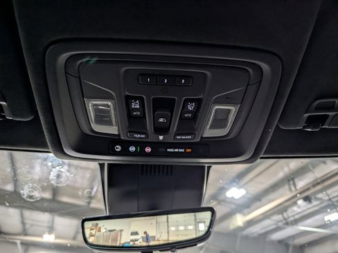 Used 2023 GMC Sierra 1500 AT4X image 12