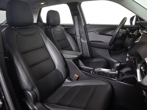 Used 2022 Chevrolet TrailBlazer LT w/ Sun and Liftgate Package image 31