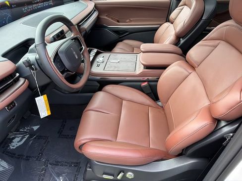 New 2027 Lincoln Navigator Reserve AWD/4WD image 11