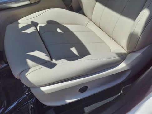 Used 2025 Mercedes-Benz GLA 250 4MATIC image 13