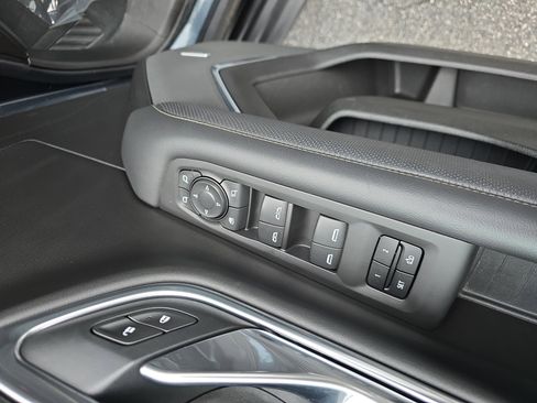 Used 2021 GMC Yukon SLT w/ SLT Premium Package image 30