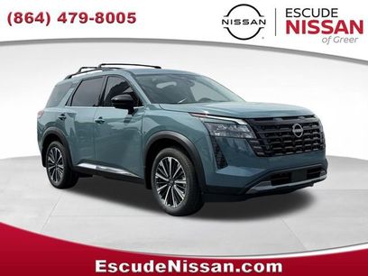 New 2026 Nissan Pathfinder Platinum w/ Cargo Package