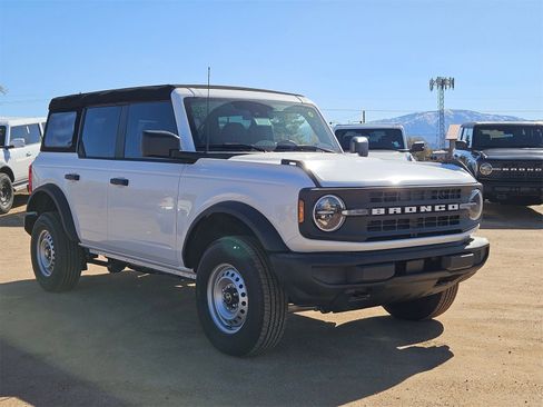 New 2025 Ford Bronco 4-Door image 3
