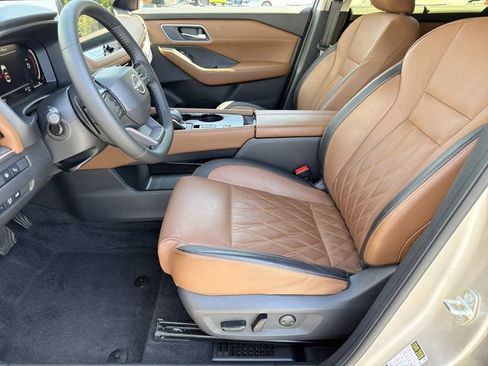 Certified 2025 Nissan Rogue Platinum w/ Platinum Premium Package image 21