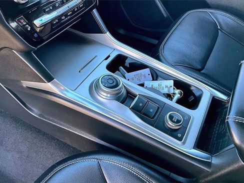 Used 2023 Ford Explorer Limited image 19