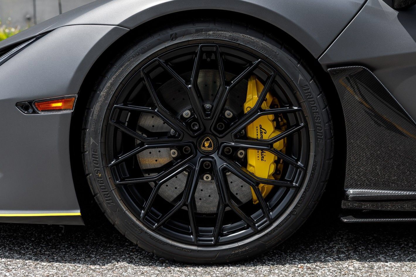 Used 2025 Lamborghini Revuelto AWD/4WD image 41