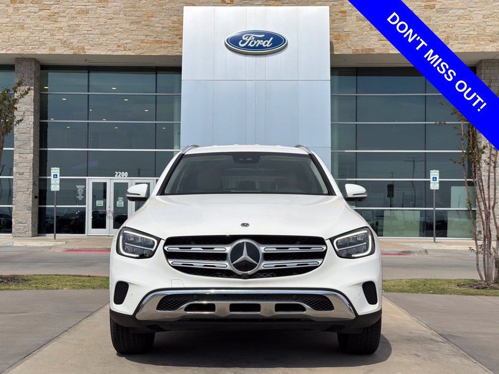 Used 2022 Mercedes-Benz GLC 300 w/ Premium Package Lite image 2