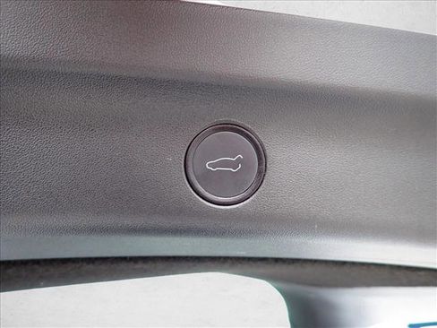 Used 2021 Tesla Model Y Long Range image 9