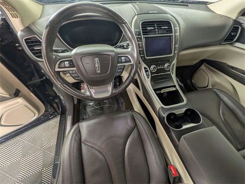 Used 2019 Lincoln Nautilus Select image 10