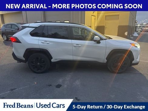 Used 2022 Toyota RAV4 SE w/ Convenience Package image 5