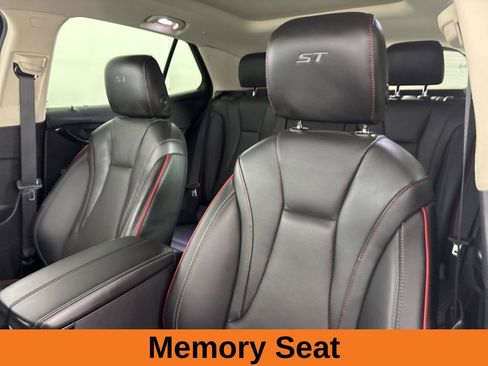 Used 2023 Buick Envision Essence w/ Sport Touring Package image 12