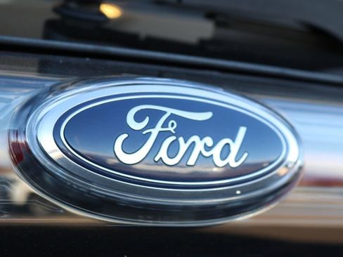 Used 2017 Ford Edge Titanium image 28