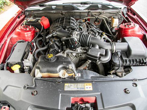 Used 2012 Ford Mustang Coupe image 32