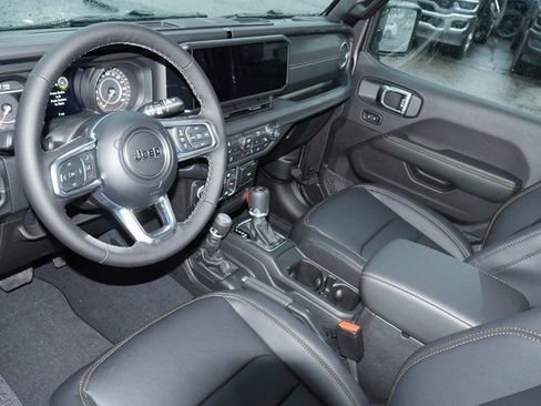 New 2026 Jeep Wrangler Unlimited Sahara AWD/4WD image 16