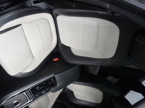 Used 2018 Jaguar XF R-Sport AWD/4WD image 9