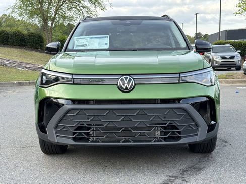New 2026 Volkswagen Taos SE FWD image 8