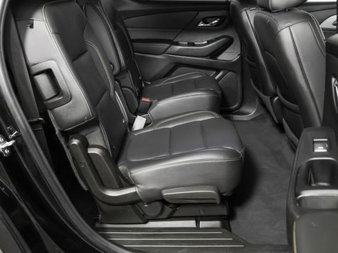 Used 2023 Chevrolet Traverse LT FWD image 42