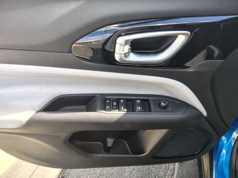 New 2026 Jeep Compass Limited image 19