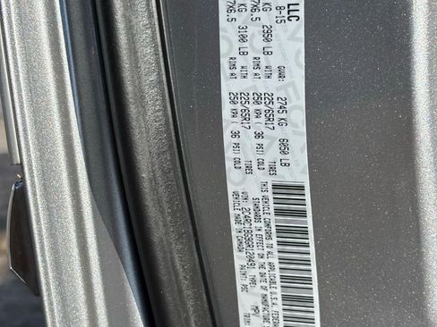 Used 2016 Chrysler Town & Country Touring image 21