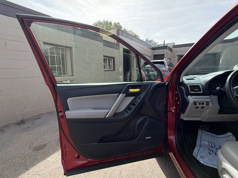 Used 2016 Subaru Forester 2.5i Limited AWD/4WD image 10