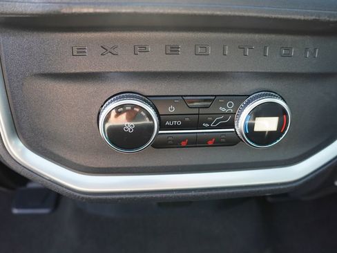 Certified 2025 Ford Expedition Max Platinum AWD/4WD image 21