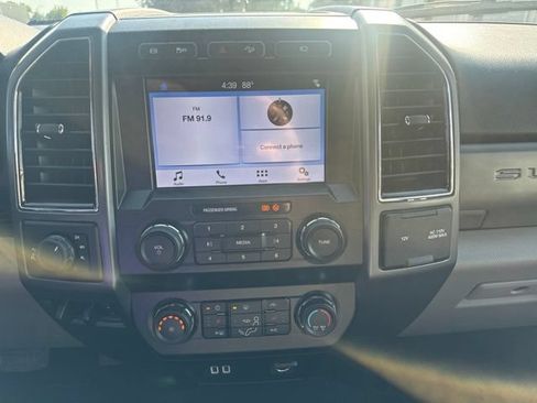 Used 2019 Ford F250 XLT w/ XLT Premium Package AWD/4WD image 2