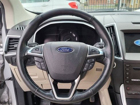 Used 2016 Ford Edge Titanium FWD image 24