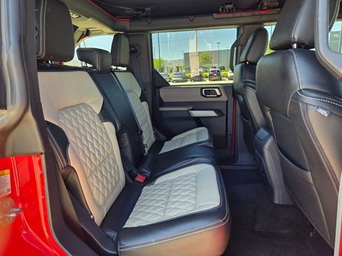 Used 2022 Ford Bronco Wildtrak image 19