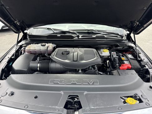 Used 2025 RAM 1500 Laramie image 33